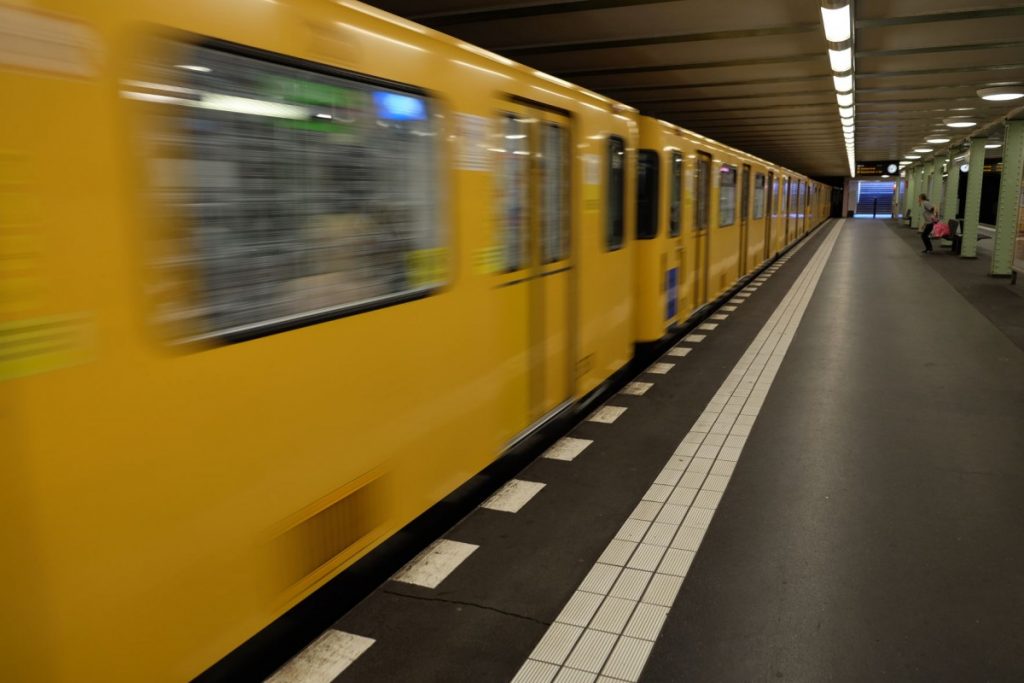 Berliner U-Bahnen fahren mit Ökostrom. Foto: Sebastian Scholz