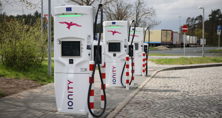 Das Aus vom „Verbrenner-Aus“ – Desaster für Klimaschutz und Industrie